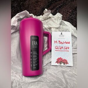 BrüMate 30oz Era in Dragonfruit